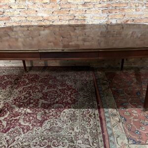 Mesa de comedor ingles en caoba maciza oval con tabla de alargue