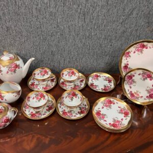 Juego de té y masas en porcelana tsuji con detalles en rosa