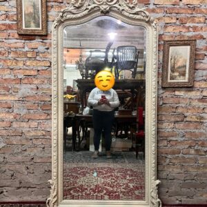 Increíble espejo biselado francés patinado de vestir muy tallado