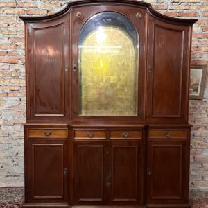 Cristalero ingles muy buen tamaño de 7 puertas con vitrina central