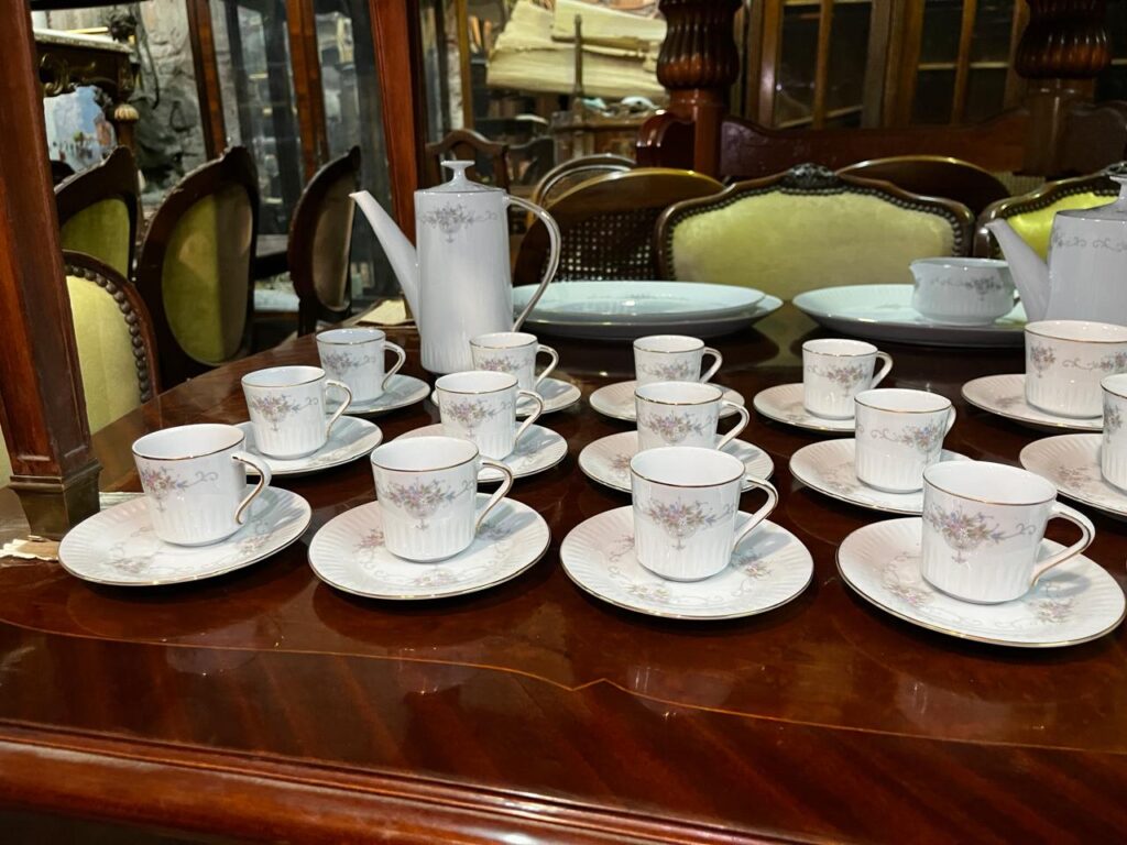 Antiguedades-Ballester-Quienes-Somos-