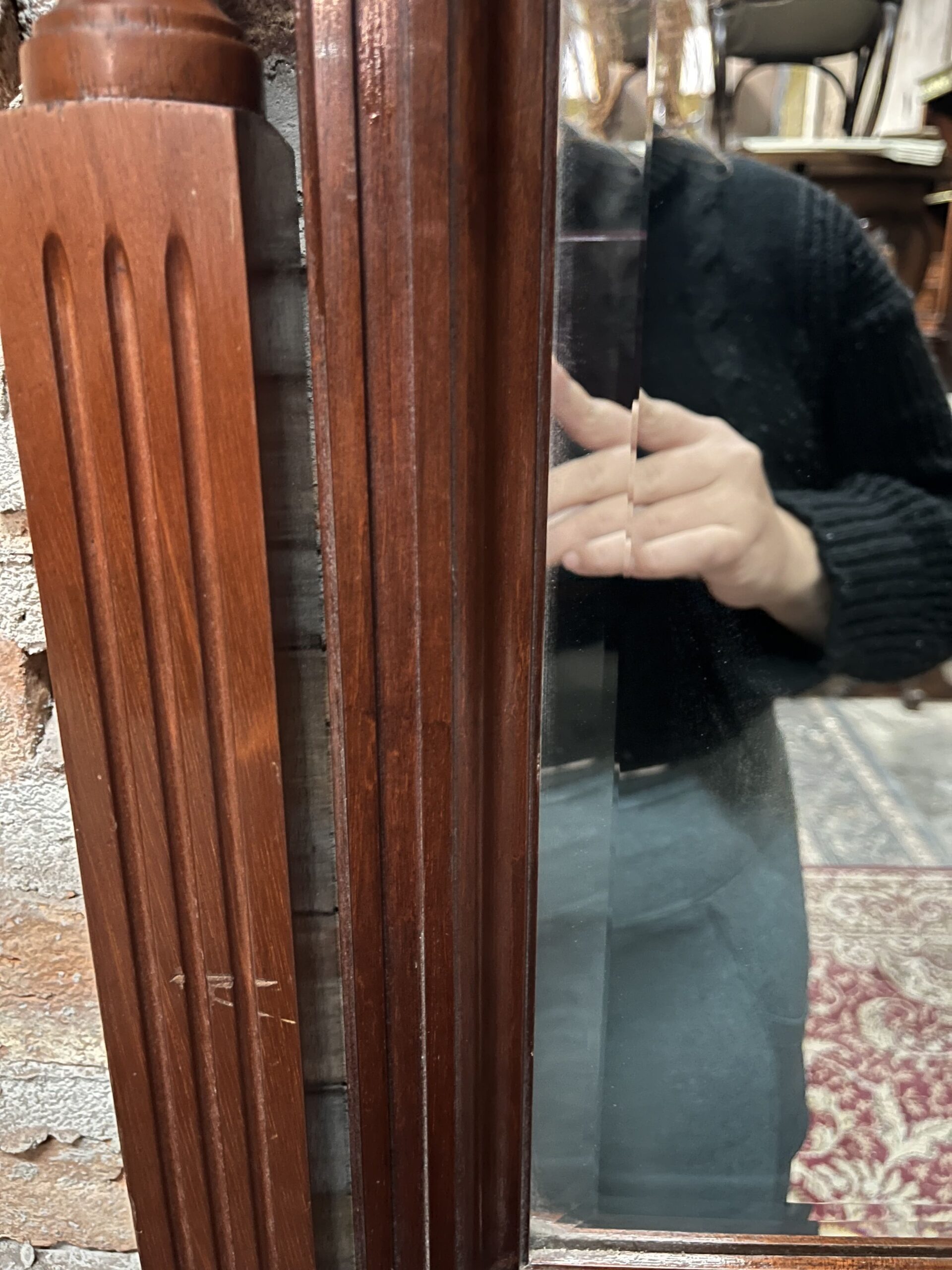 Espejo ingles de dormitorio sala biselado en color caoba - Imagen 2