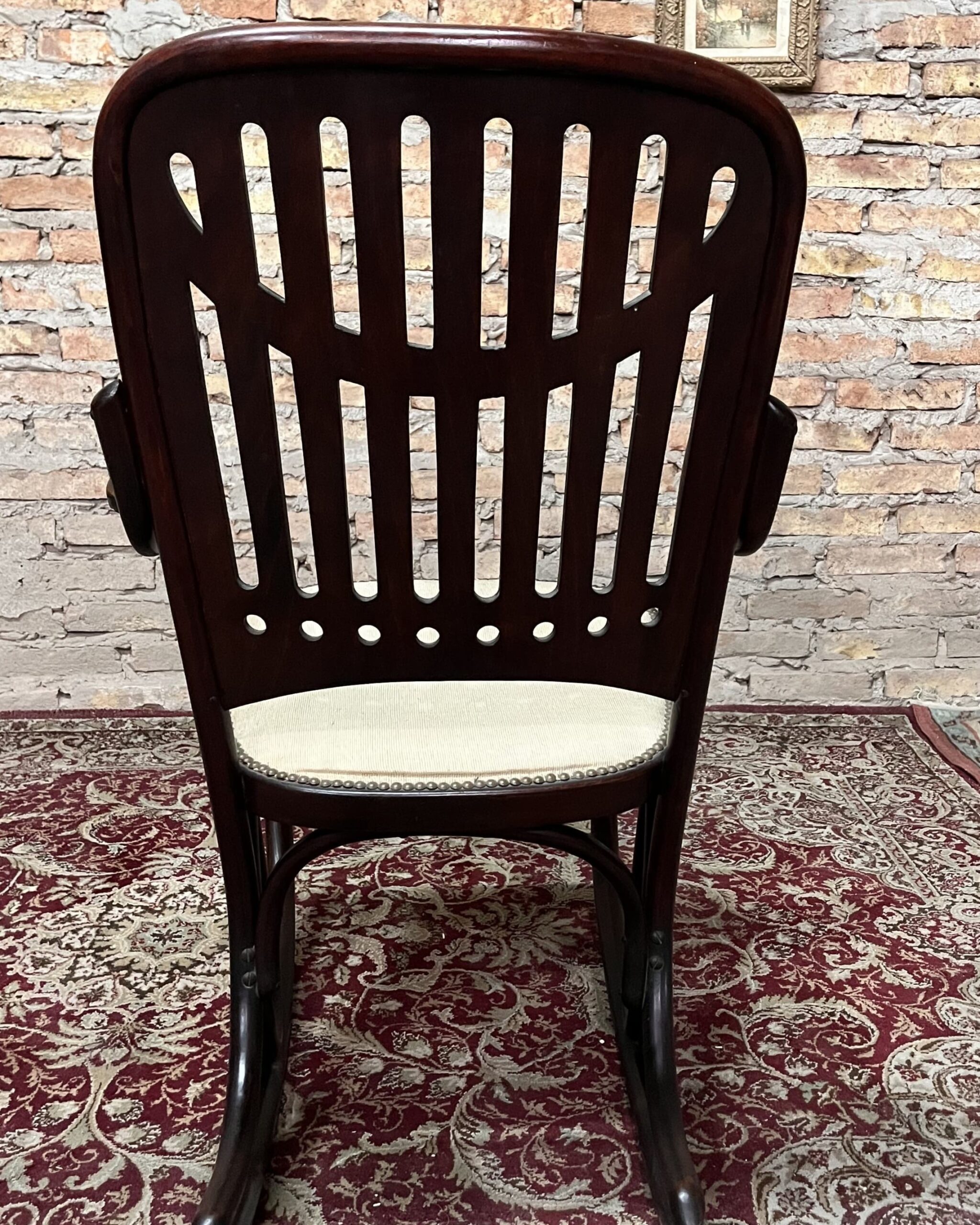mecedora thonet antigua en muy buen estado con poco uso - Imagen 4