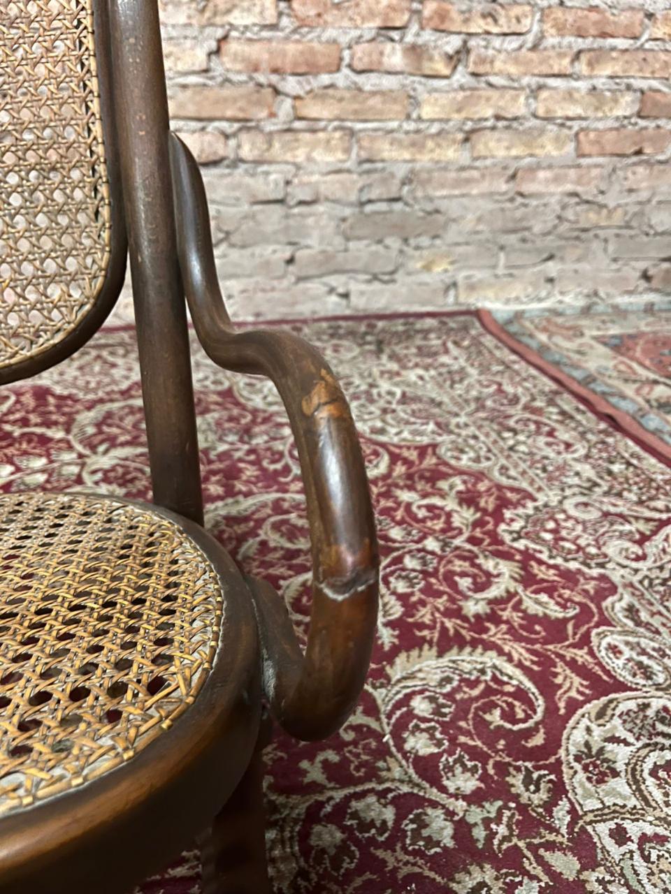 Mecedora thonet de niño muy antigua y original - Imagen 4