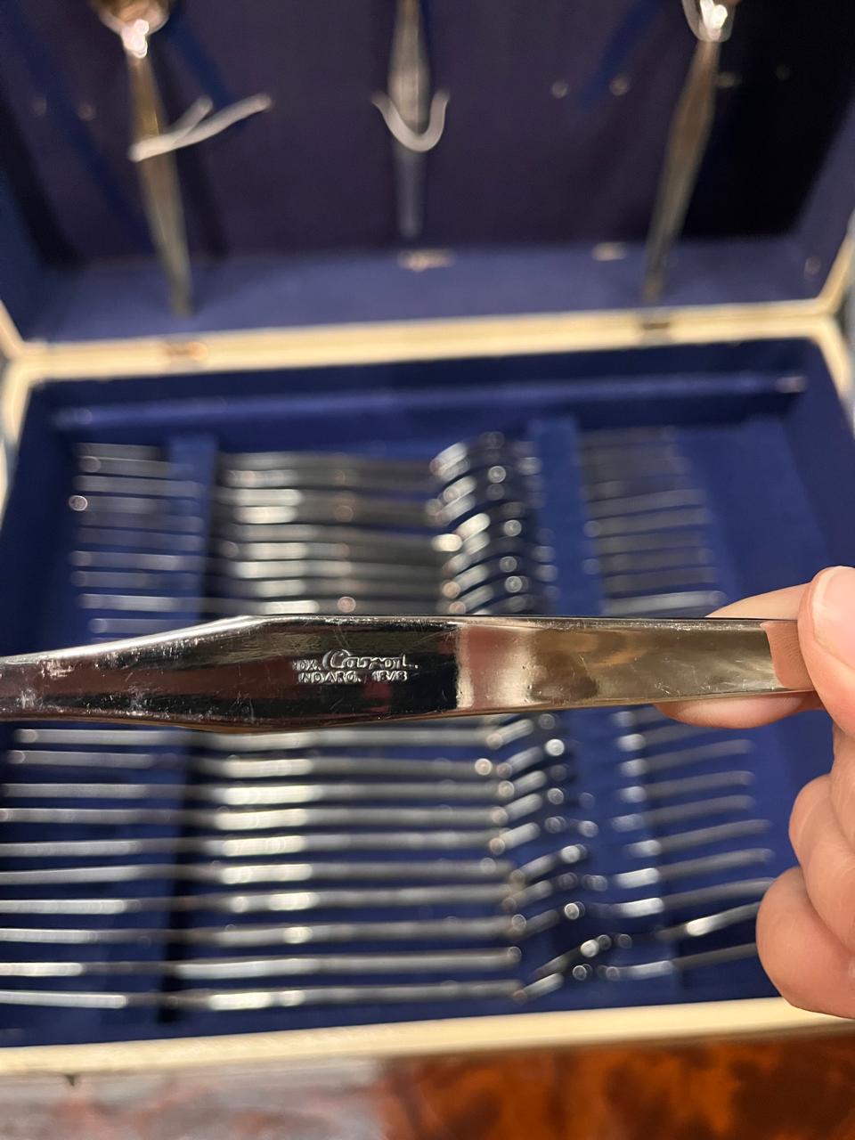 cubertero con cubiertos de acero inoxidable en su caja original - Imagen 5