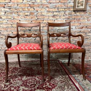 par de sillones un cuerpo ingles modelo cisne en color madera