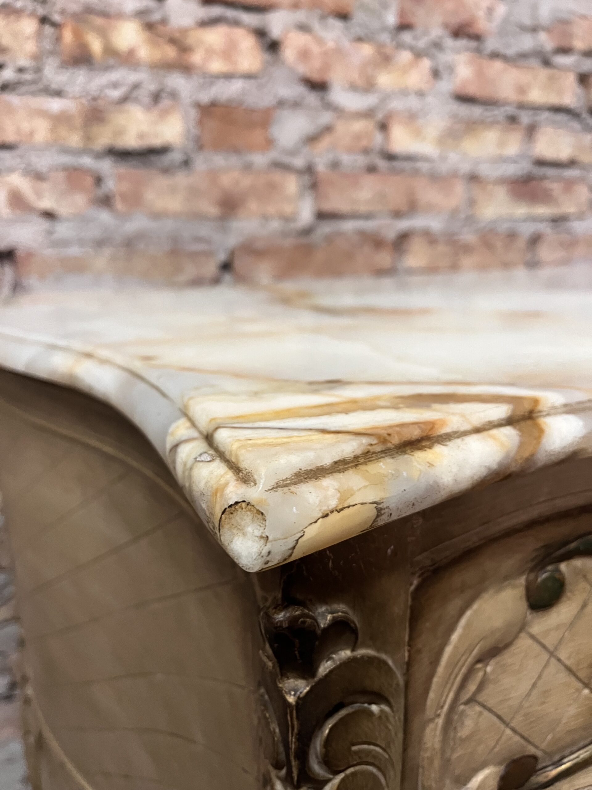 Cómoda estilo francés Luis xv colonial con mármol con su patina original - Imagen 8