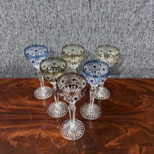 juego de 6 copas en cristal checoslovaco tallada de color de excelente