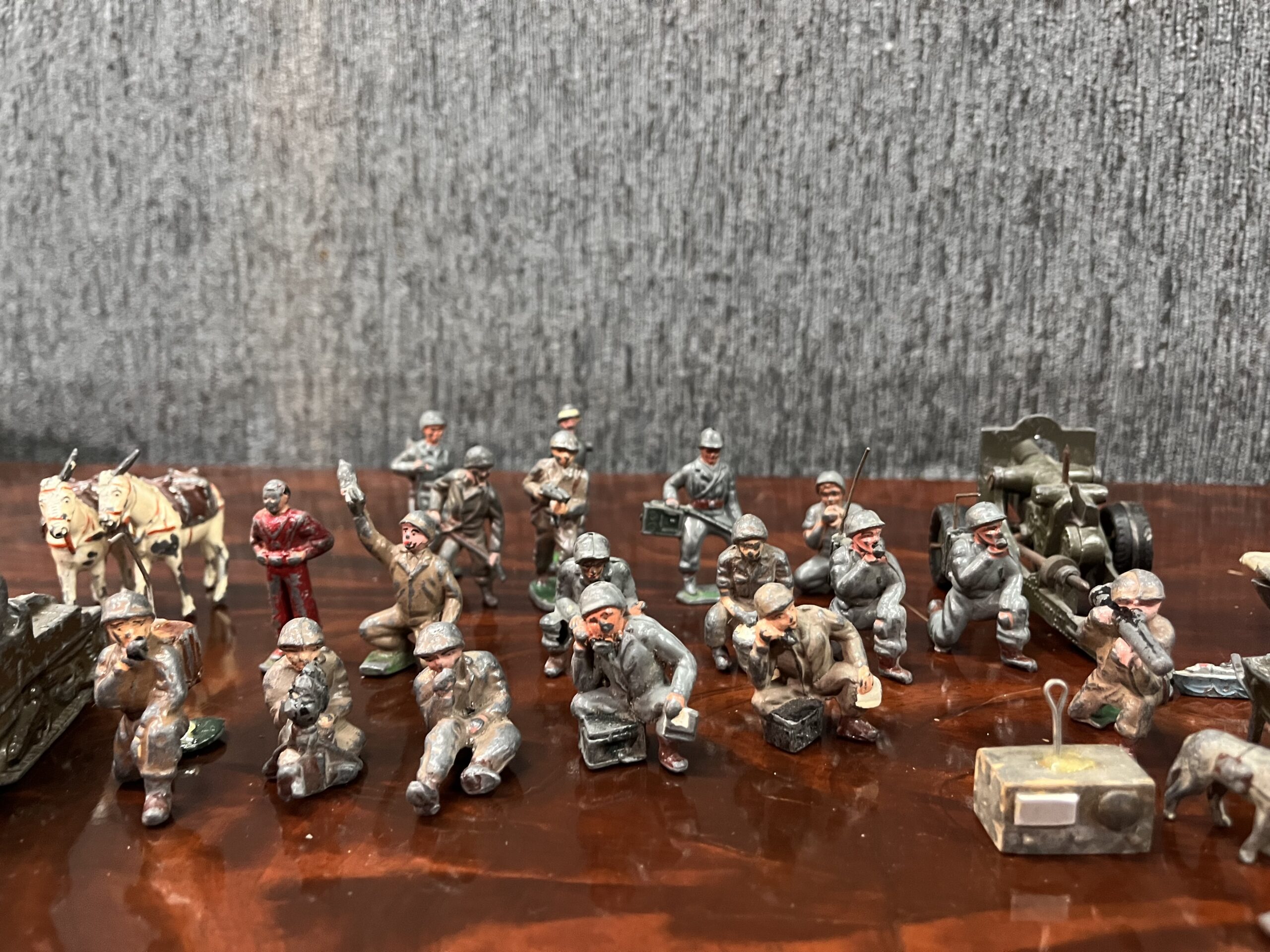 soldados y piezas antiguas en plomo - Imagen 10