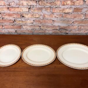 juego de tres bandejas en porcelana inglesa