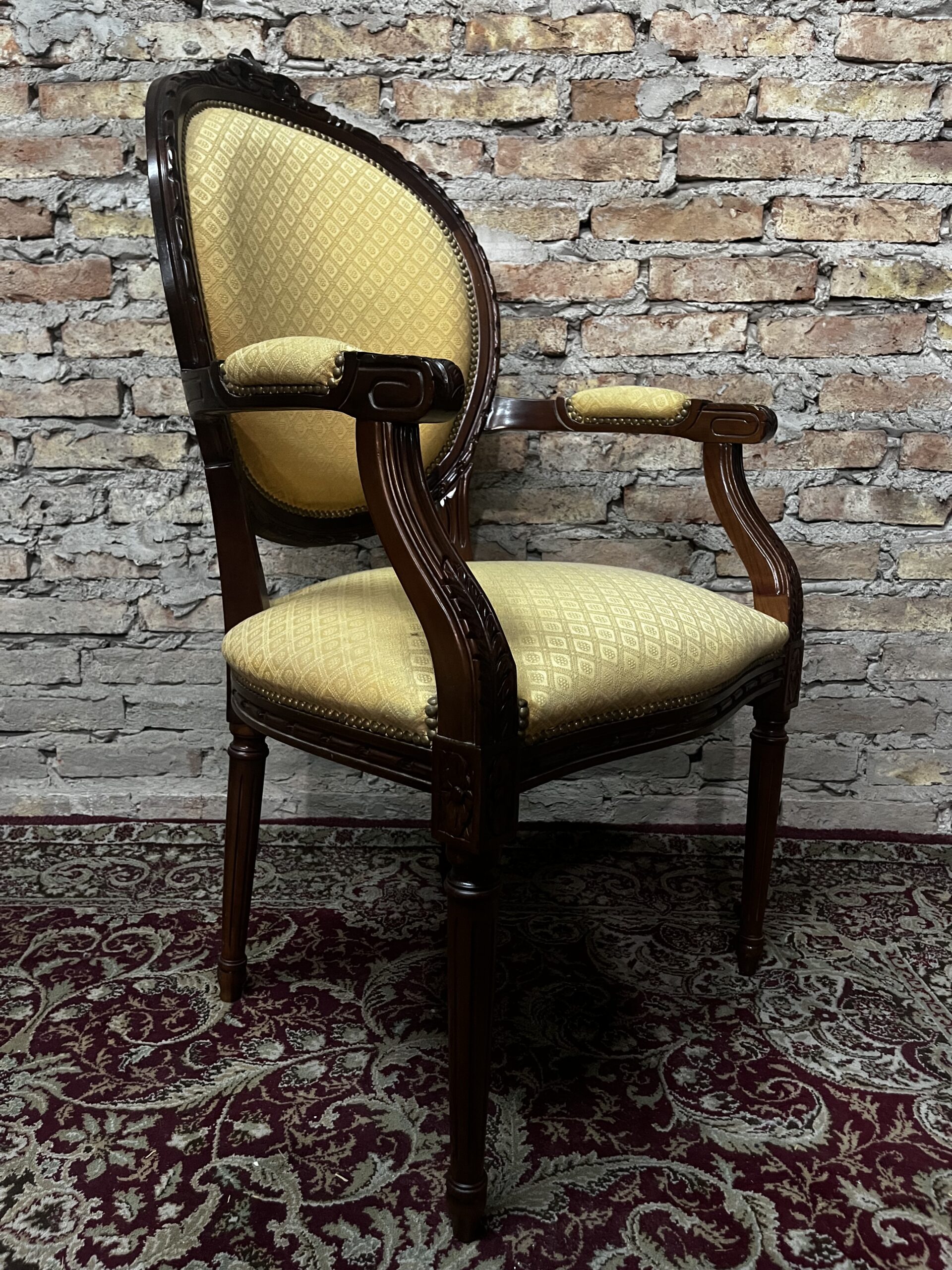 par de sillones antiguo estilo francés medallón de comedor - Imagen 5