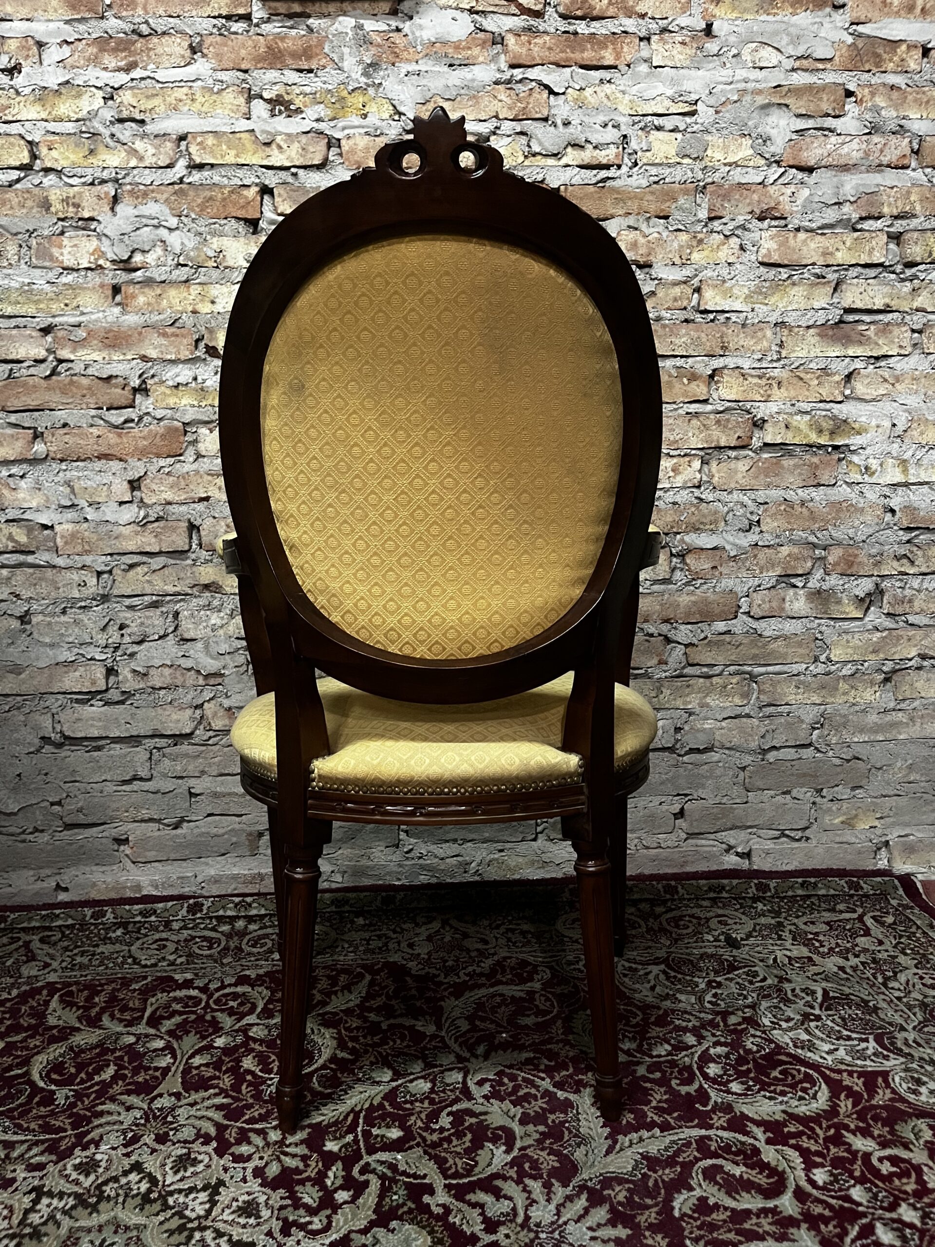 par de sillones antiguo estilo francés medallón de comedor - Imagen 7