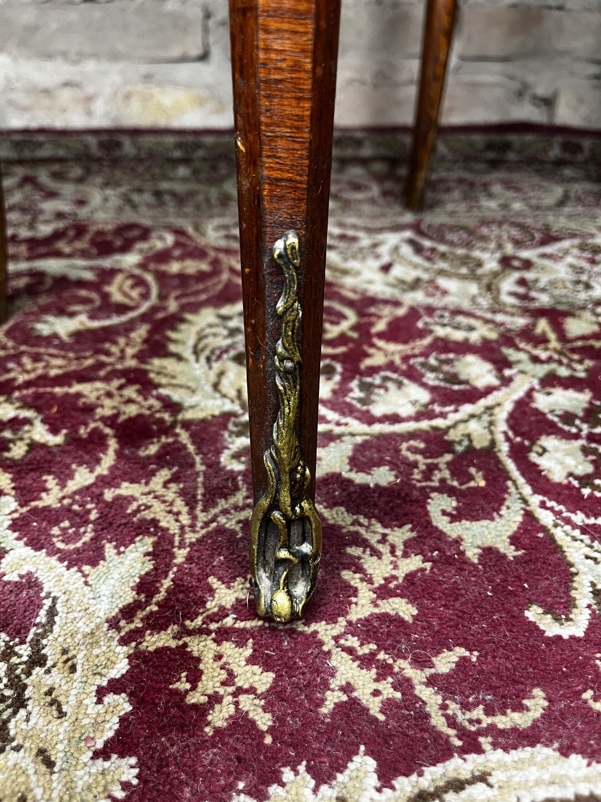 par de mesas de luz francés tambor con marquetería y broncería fina de la época - Imagen 6