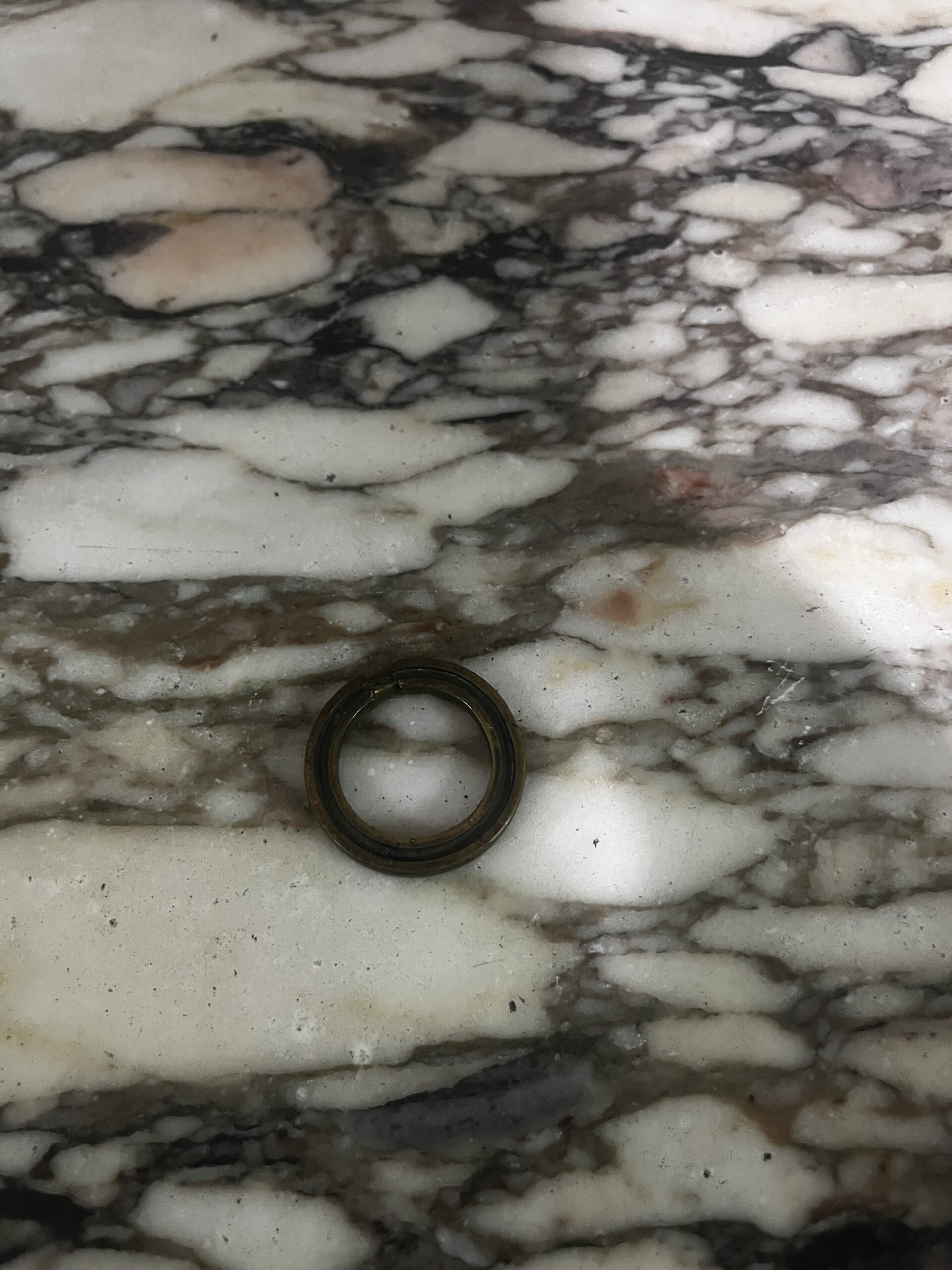 cómoda antigua estilo imperio con mármol de pulgada y media con detalles en bronce - Imagen 11